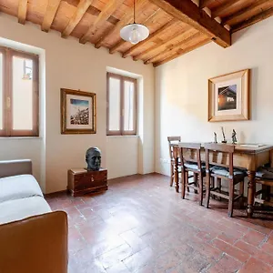 the-living-pietrasanta.it-tuscanyhotel.com/